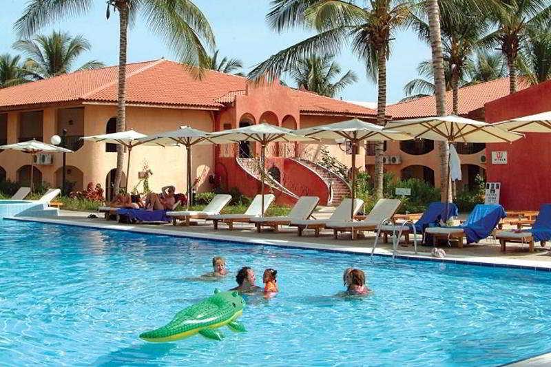 Ocean Bay Hotel & Resort Bakau Eksteriør bilde